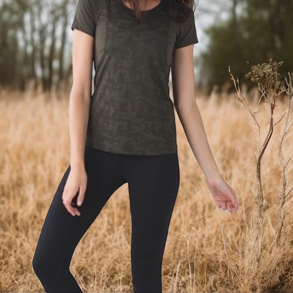 Lululemon Run For Days Short Sleeve Deep‎ Camo Women's
